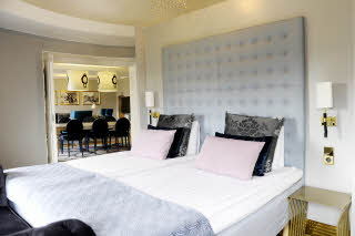 Kuvaoikeudet:: Annika Persson, Precious People, 0708-99 22 30, annika@preciouspeople.se Scandic Kramer, suite bedroom and living room